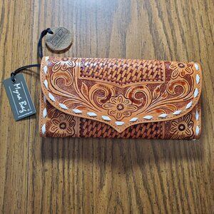BNWT Myra Deserve Leather Wallet